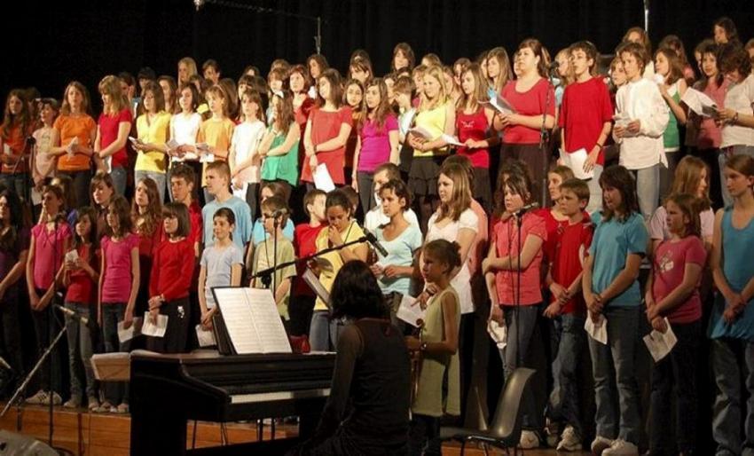 250 jeunes choristes sur la scène castonétoise/Photo DDM 